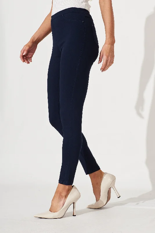 Hollie Basic Jegging In Navy